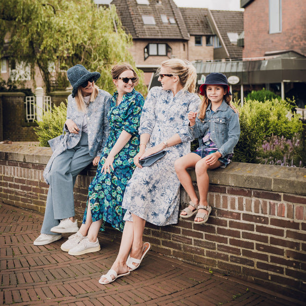 Satin fabrik Blumen Königsblau