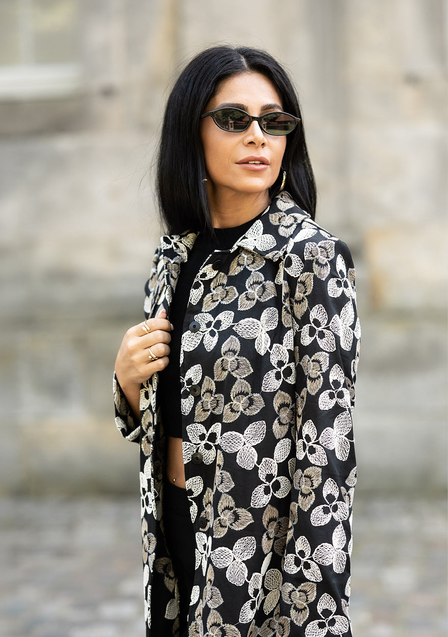 Trend 1 - Black Coffee